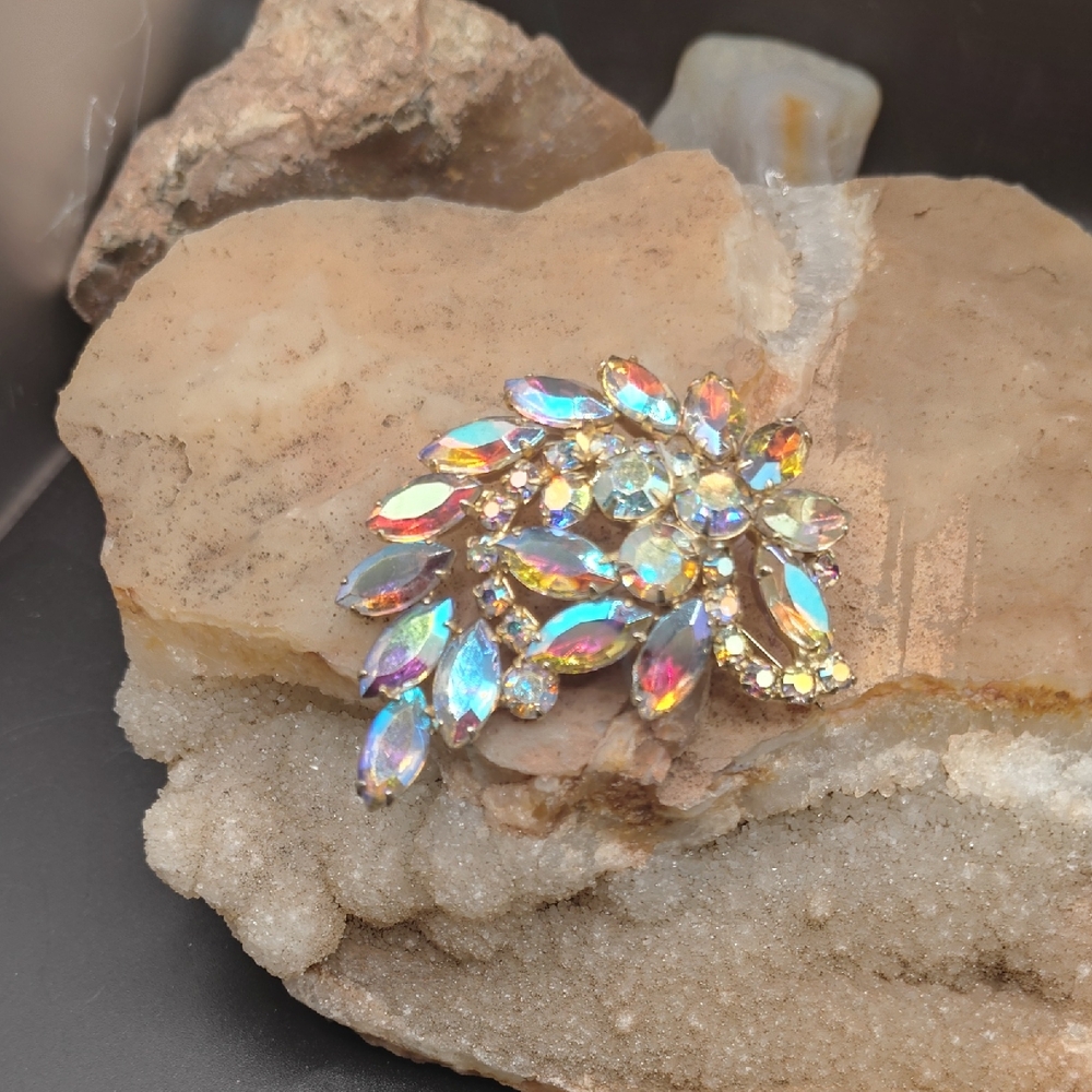 Weiss Aurora Borealis Rhinestone Brooch Unsigned.